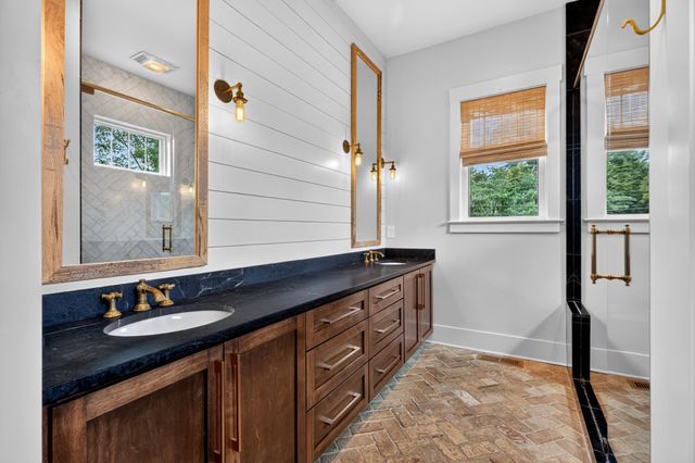1139 McAlpine Ave, Nashville, TN 37216