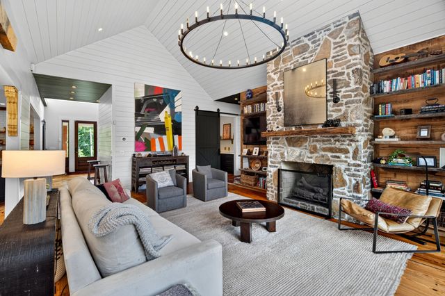1139 McAlpine Ave, Nashville, TN 37216