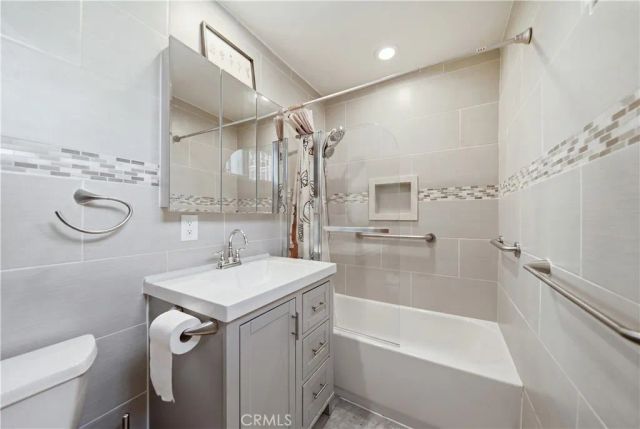 4139 Normal, Los Angeles, CA 90029