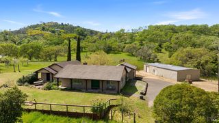 12600 Henno Rd, Glen Ellen, CA 95442