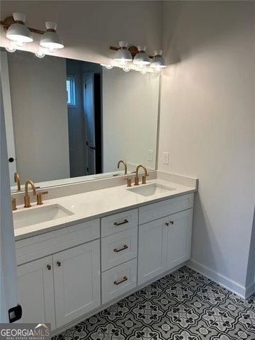 2000 Homestead Court, Woodstock, GA 30189