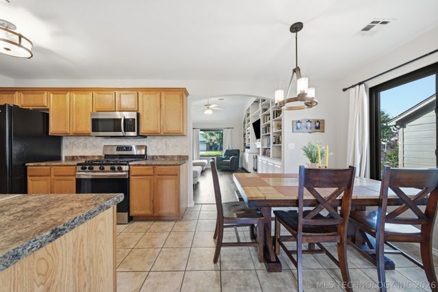 20301 E 44th Street S, Broken Arrow, OK 74014