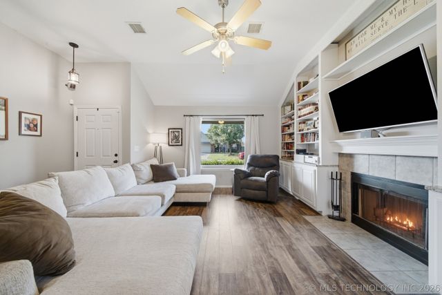 20301 E 44th Street S, Broken Arrow, OK 74014