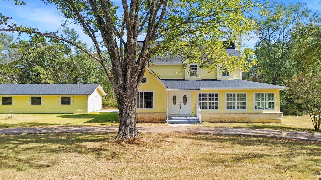 2604 Kashka Lane, Madisonville, TX 77864