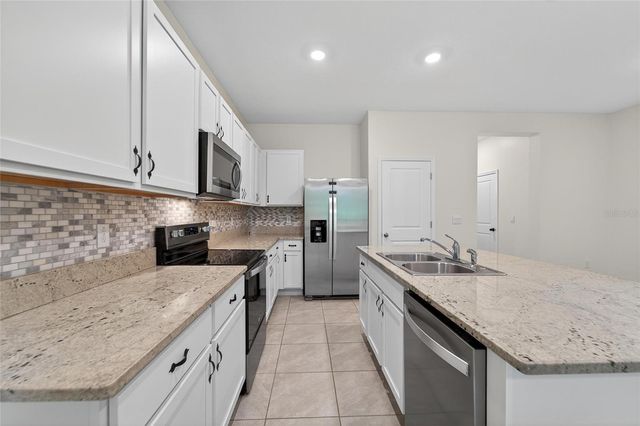 5068 CAPTAIN DAVIS DRIVE, Wimauma, FL 33598