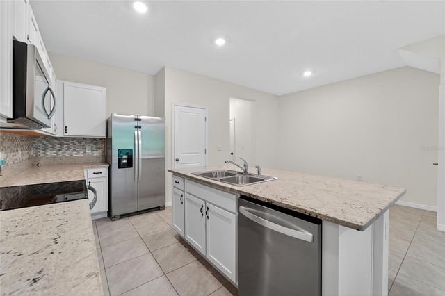 5068 CAPTAIN DAVIS DRIVE, Wimauma, FL 33598