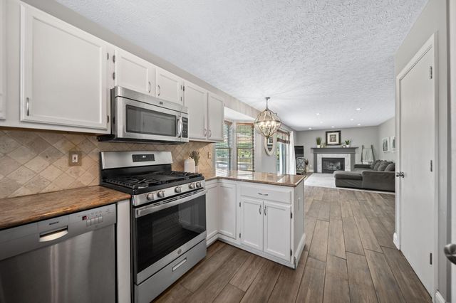 9021 Ellersly Drive, Lewis Center, OH 43035