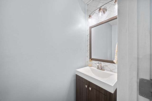 9021 Ellersly Drive, Lewis Center, OH 43035