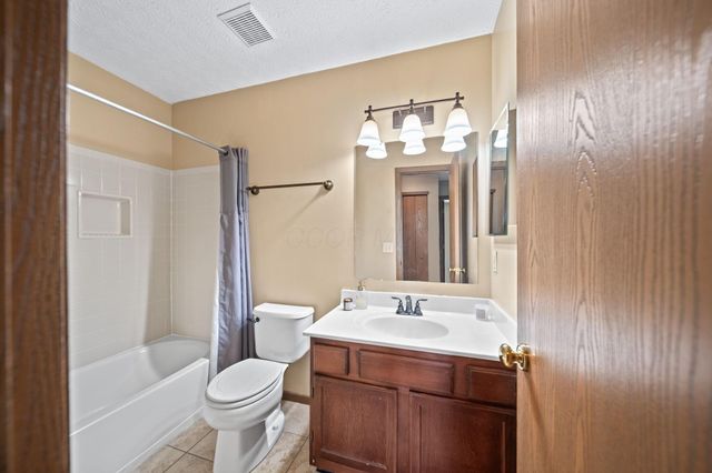 9021 Ellersly Drive, Lewis Center, OH 43035