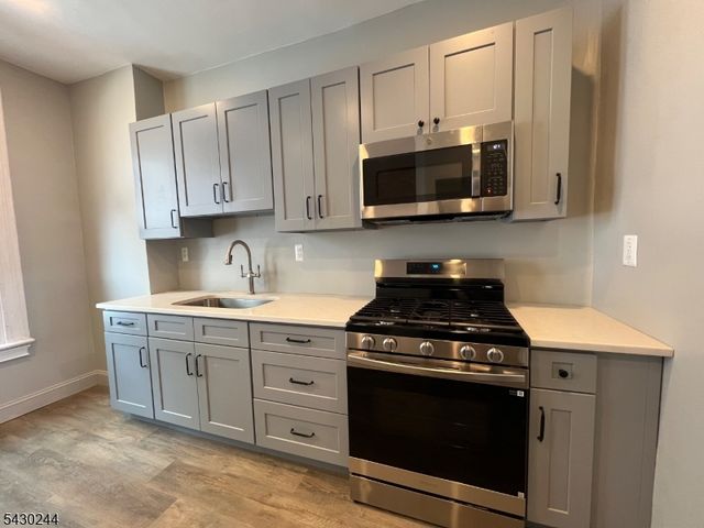 17 8Th Ave, Newark City, NJ 07104