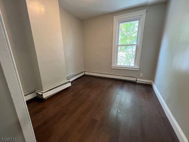 17 8Th Ave, Newark City, NJ 07104