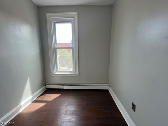 17 8Th Ave, Newark City, NJ 07104