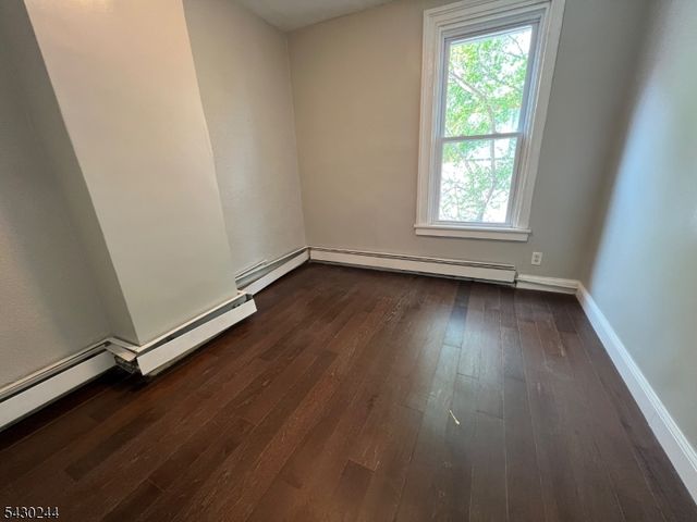 17 8Th Ave, Newark City, NJ 07104