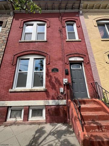 17 8Th Ave, Newark City, NJ 07104