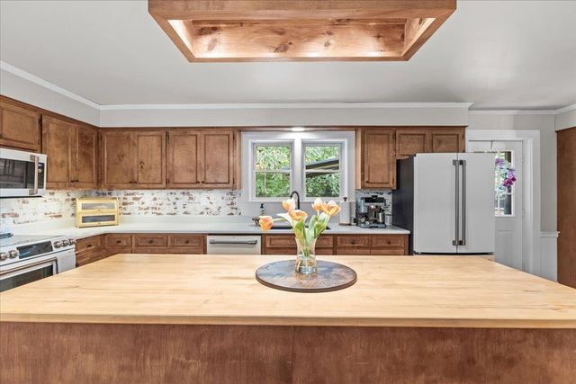 182 Steeple View Drive, Georgia, VT 05468