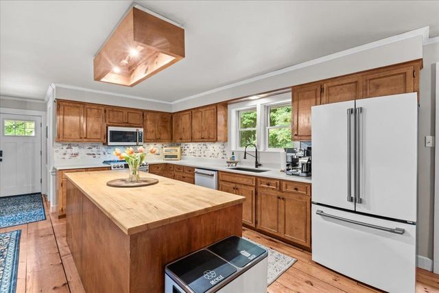 182 Steeple View Drive, Georgia, VT 05468