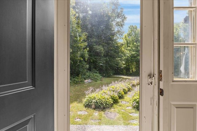 182 Steeple View Drive, Georgia, VT 05468