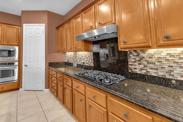 46109 Roadrunner Lane, La Quinta, CA 92253