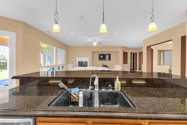 46109 Roadrunner Lane, La Quinta, CA 92253