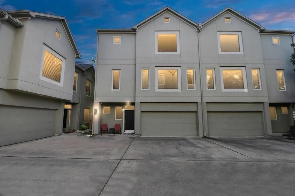 4422 Center Street, Houston, TX 77007