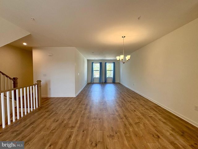 45948 SWALLOW TER, Sterling, VA 20165