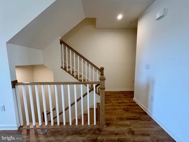 45948 SWALLOW TER, Sterling, VA 20165