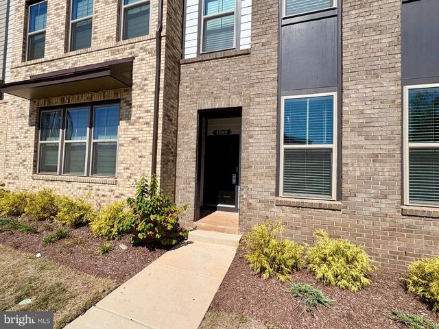 45948 SWALLOW TER, Sterling, VA 20165