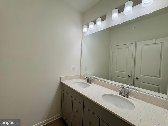 45948 SWALLOW TER, Sterling, VA 20165