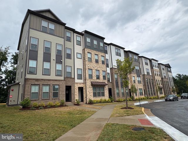 45948 SWALLOW TER, Sterling, VA 20165