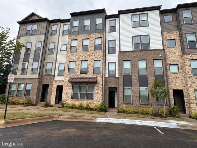 45948 SWALLOW TER, Sterling, VA 20165