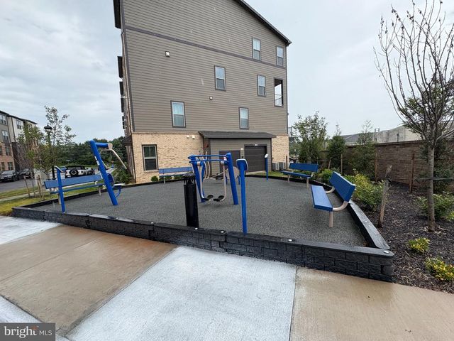 45948 SWALLOW TER, Sterling, VA 20165