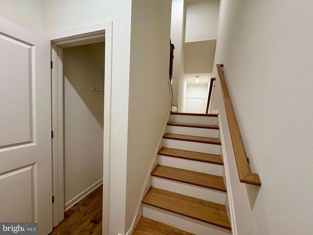 45948 SWALLOW TER, Sterling, VA 20165
