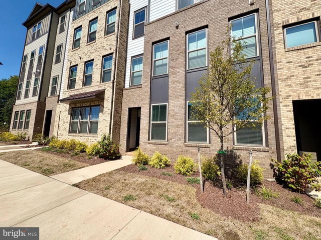 45948 SWALLOW TER, Sterling, VA 20165