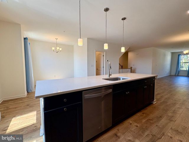 45948 SWALLOW TER, Sterling, VA 20165