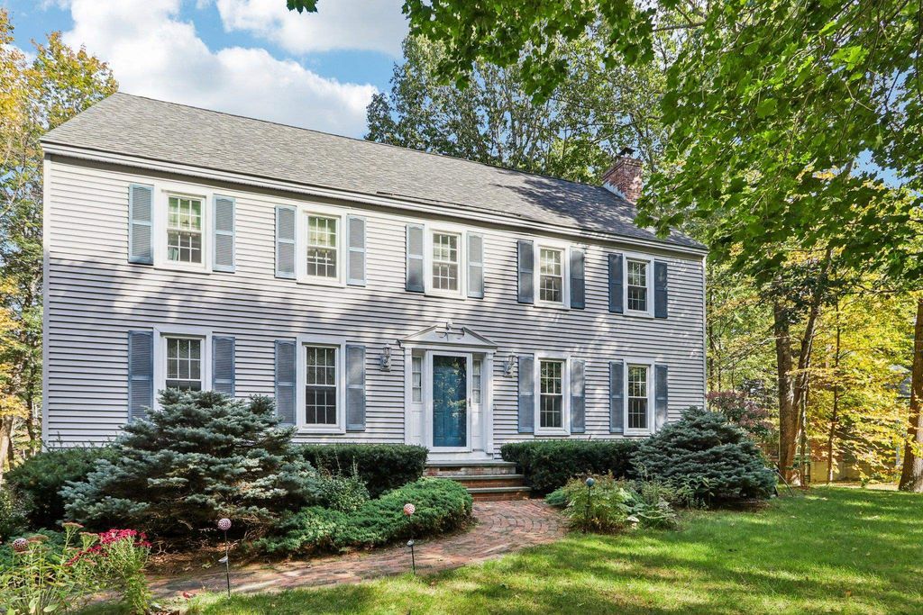 4 Colony Brook Lane, Derry, NH 03038