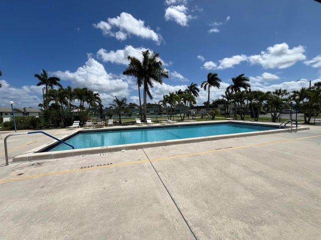 2638 Gately Drive E 112, West Palm Beach, FL 33415