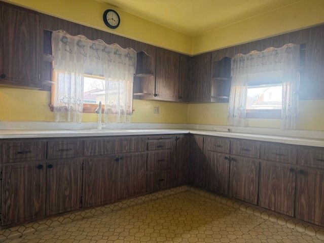 211 S Allen Ave, Donora, PA 15033