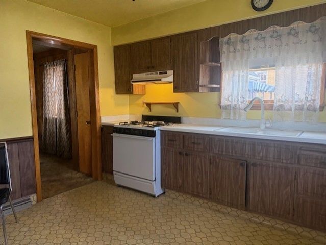 211 S Allen Ave, Donora, PA 15033