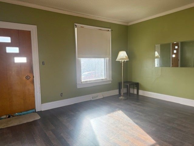 211 S Allen Ave, Donora, PA 15033