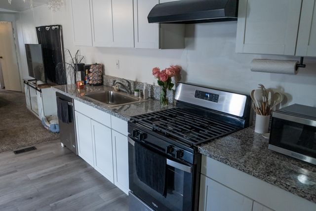 900 E Rankin Road 30, Tulare, CA 93274