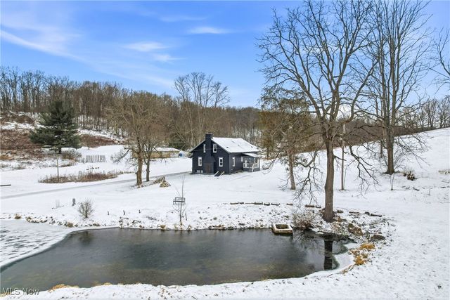 1032 Hartwood Road NW, Magnolia, OH 44643