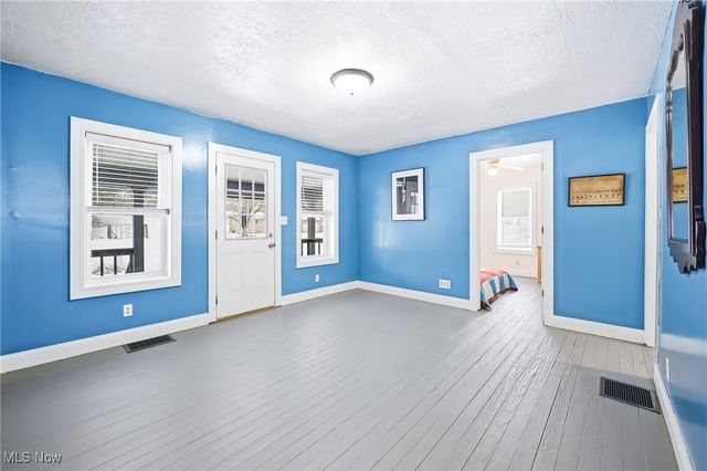 1032 Hartwood Road NW, Magnolia, OH 44643