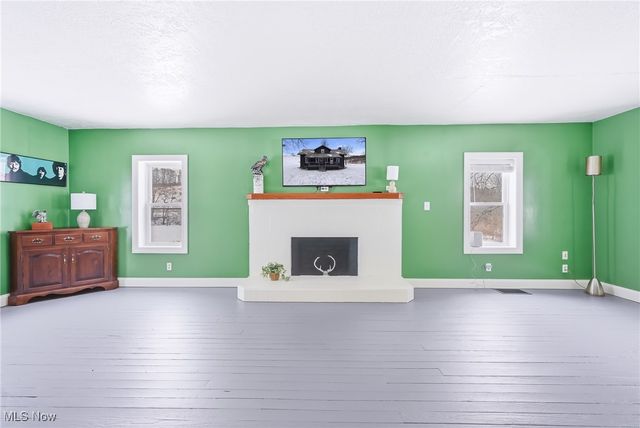 1032 Hartwood Road NW, Magnolia, OH 44643