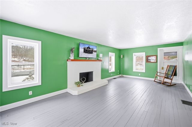 1032 Hartwood Road NW, Magnolia, OH 44643