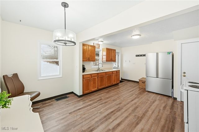 1032 Hartwood Road NW, Magnolia, OH 44643