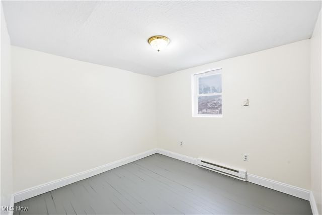 1032 Hartwood Road NW, Magnolia, OH 44643