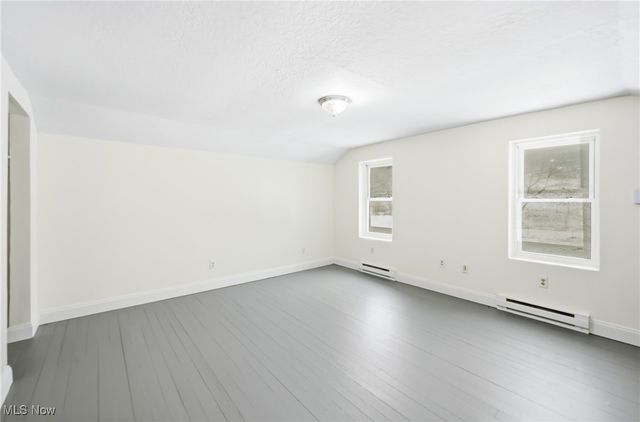 1032 Hartwood Road NW, Magnolia, OH 44643