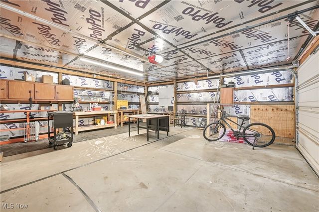 1032 Hartwood Road NW, Magnolia, OH 44643