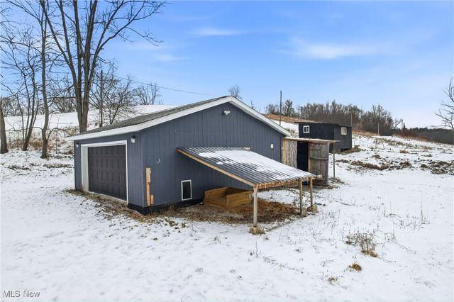 1032 Hartwood Road NW, Magnolia, OH 44643