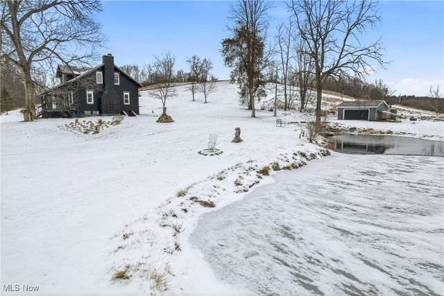 1032 Hartwood Road NW, Magnolia, OH 44643